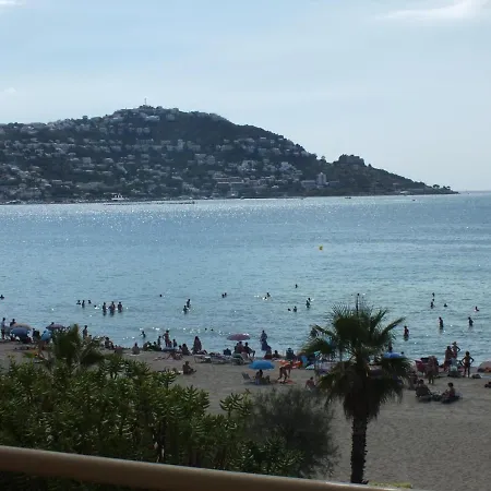 En Primera Linea De Mar Con Terraza Y Piscina En Rosas, Santa Margarita - Es-204-38 דירה